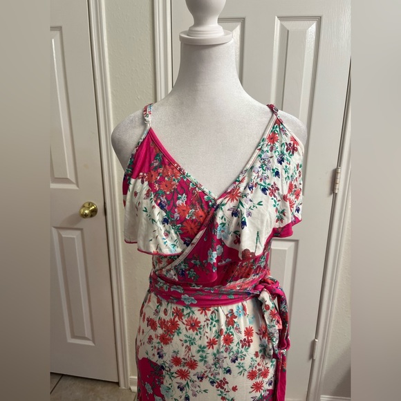 Sofia Jeans Vergara Faux Wrap Tossed Bouquet Layered Dress Women's Size XS - Picture 3 of 12